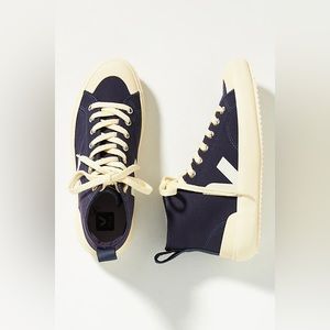 • VEJA NOVA HIGHTOP NAVY SNEAKERS US 8.5/EU 40 •
